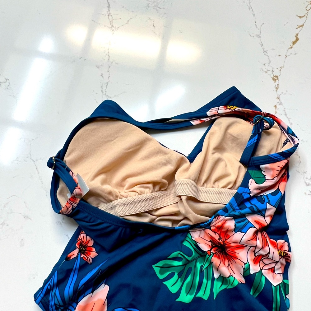 Kona Sol swimming suit size S - Picture 7 of 11